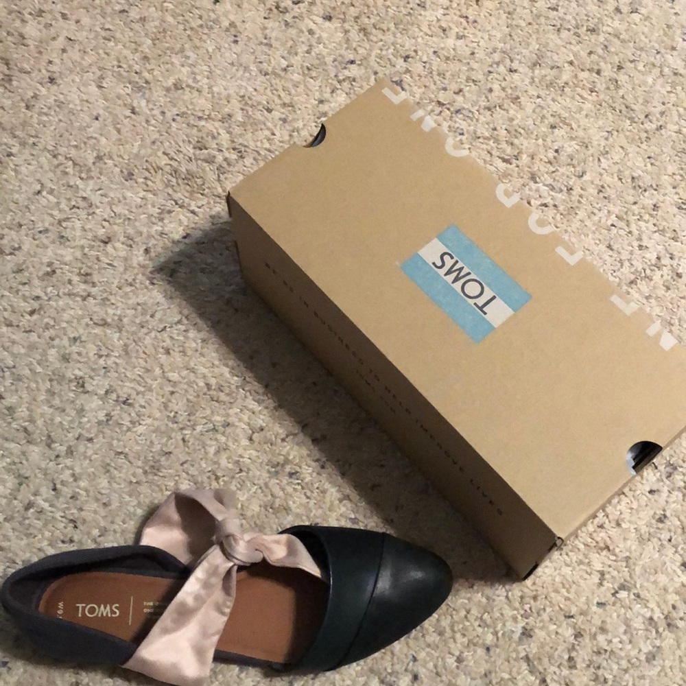 Toms Shoes